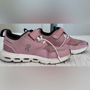 On Running Kids Cloud Play Sneaker Pink Size 13.5